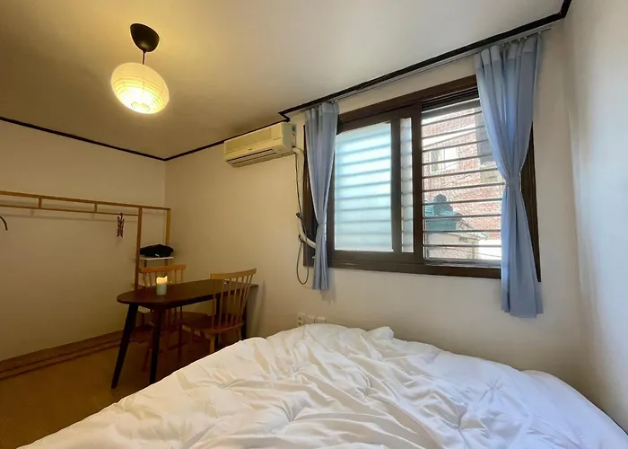 Woody House In Hongdae, Sinchon Seoul
