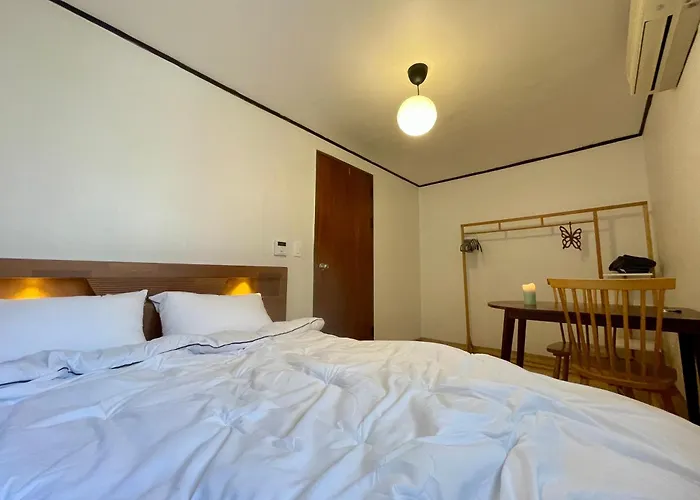 Woody House In Hongdae, Sinchon Seoul
