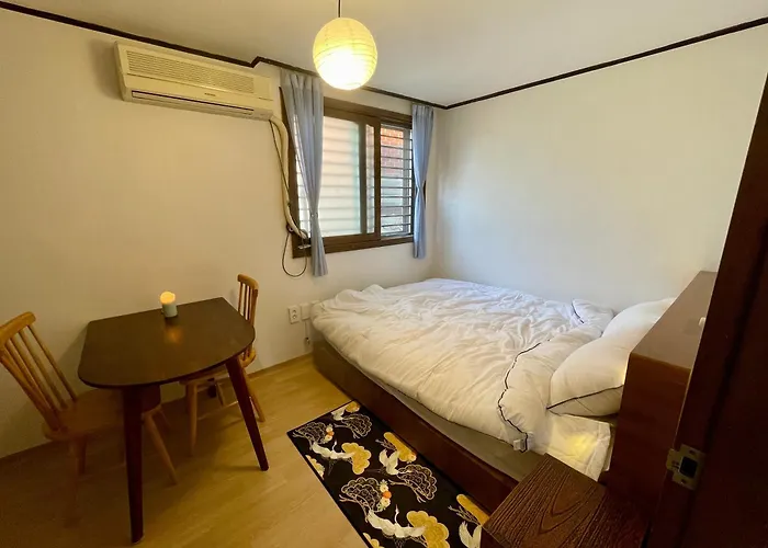 Woody House In Hongdae, Sinchon * Seoul