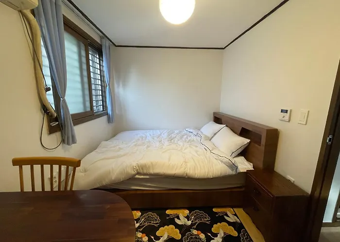 Woody House In Hongdae, Sinchon Seoul